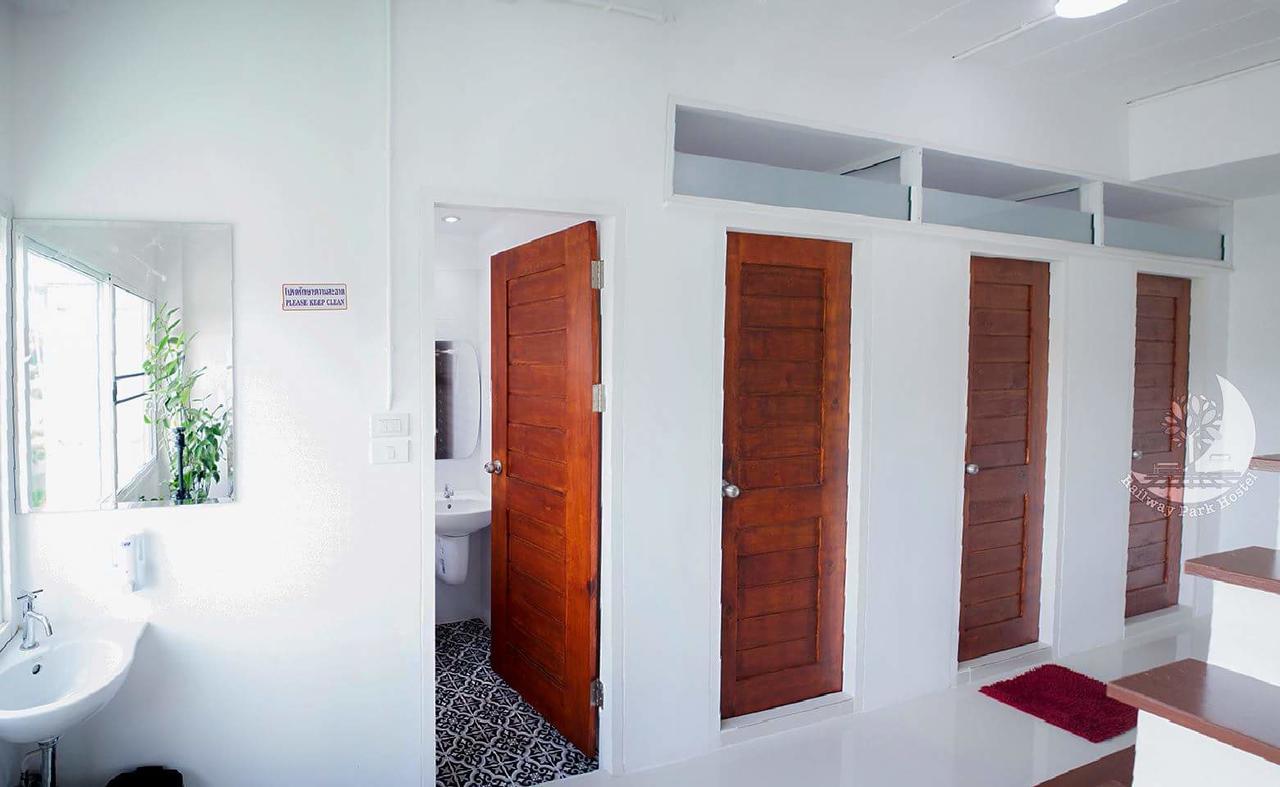 Railway Park Hostel Chiang Mai Eksteriør billede