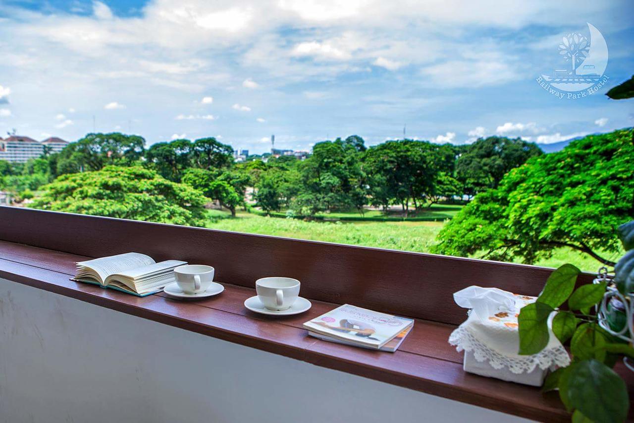 Railway Park Hostel Chiang Mai Eksteriør billede