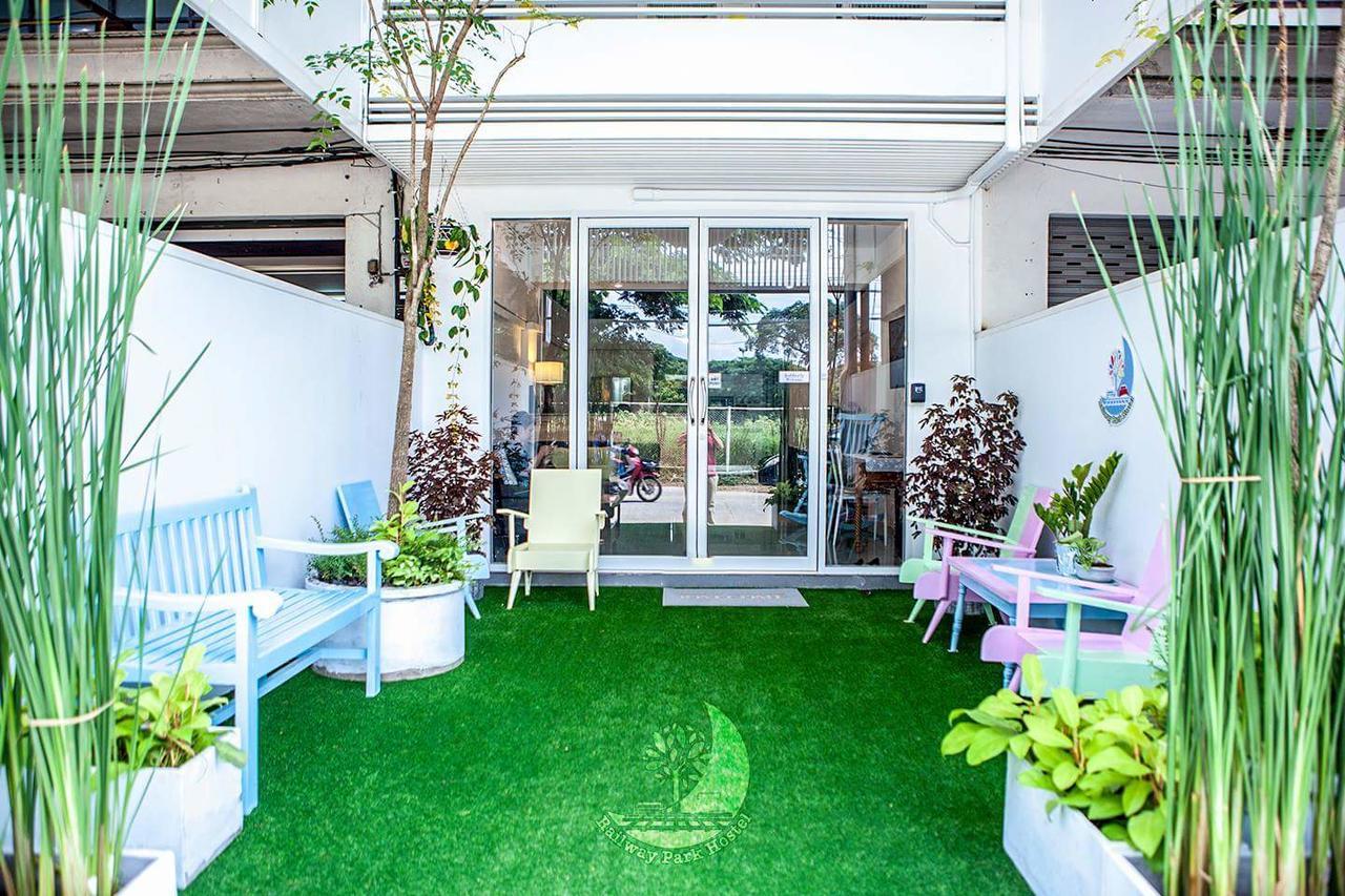 Railway Park Hostel Chiang Mai Eksteriør billede